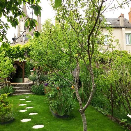 Le Petit Jardin Yoyo Hotel Monts Exterior photo