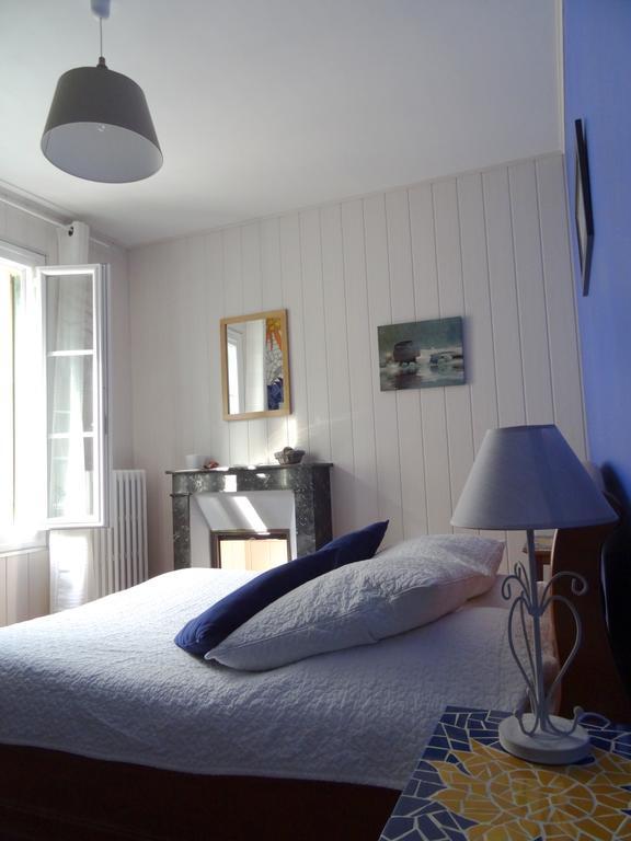 Le Petit Jardin Yoyo Hotel Monts Exterior photo