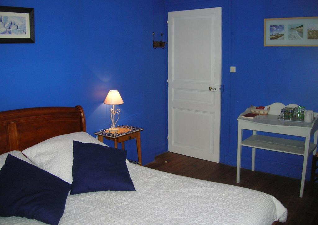 Le Petit Jardin Yoyo Hotel Monts Exterior photo