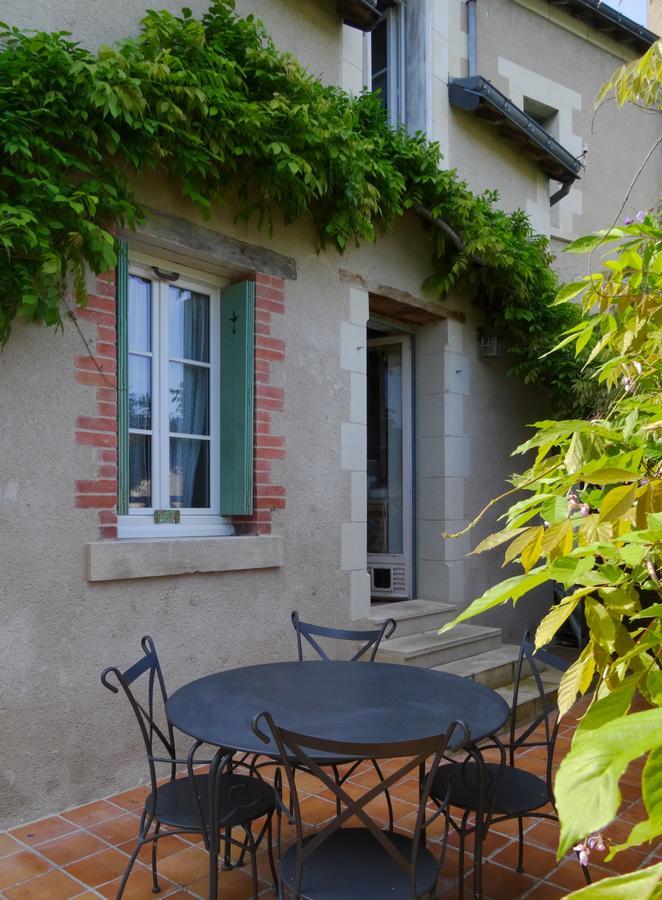 Le Petit Jardin Yoyo Hotel Monts Exterior photo